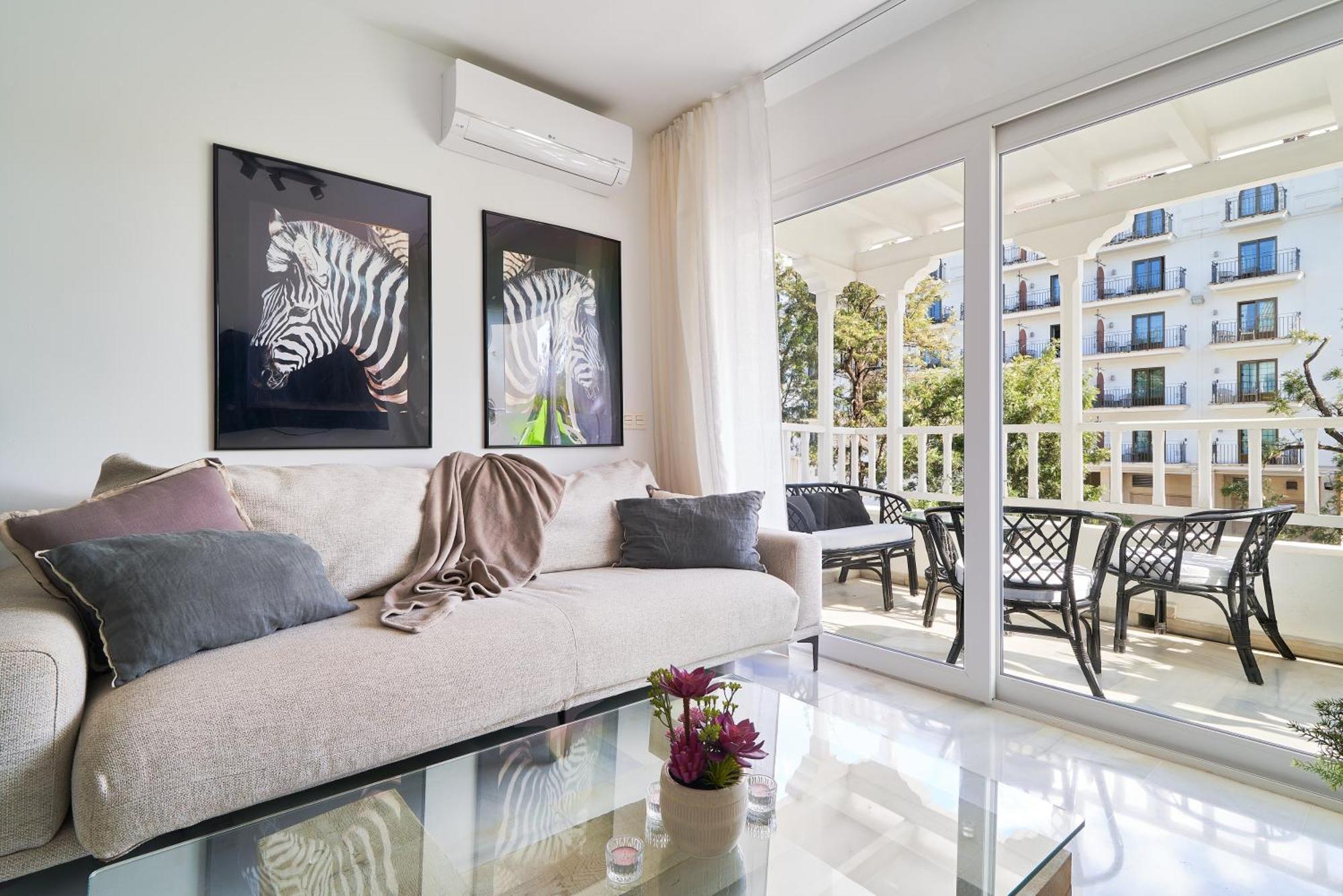 Apartment Banus - Banus, Modern, Bright And Balcony *